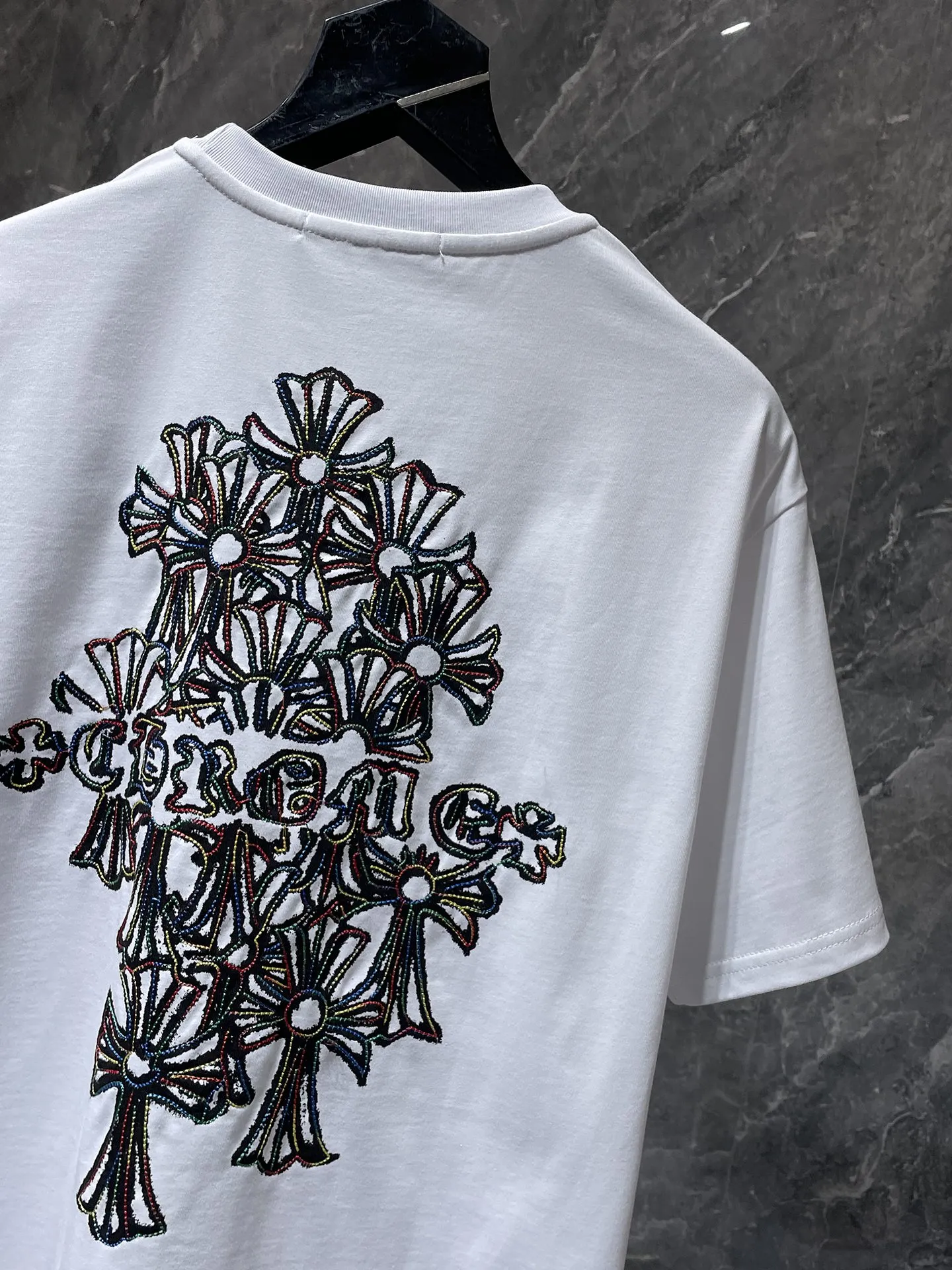 P150 new Chrome Hearts 25ss high version for summer! High-weight, environmentally friendly and high-quality top-quality fabric 275g~270g Crow overlapping color cross Sanskrit embroidered short sleeves. Counter synchronization. 1:1 replica version. Recommended colors: white, black